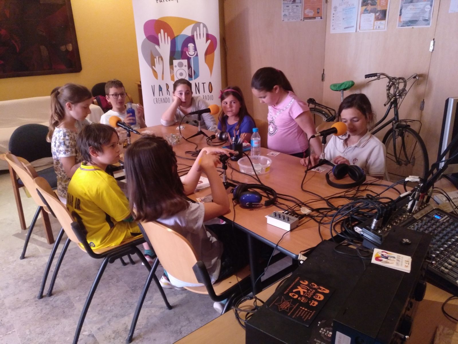Nueva entrega de #VarioPinto: Taller Letras Mágicas