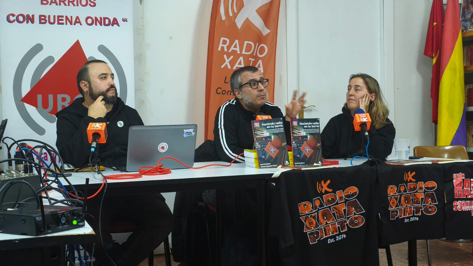 AUDIO: «Haciendo radio en tu barrio» en el CS Octubre
